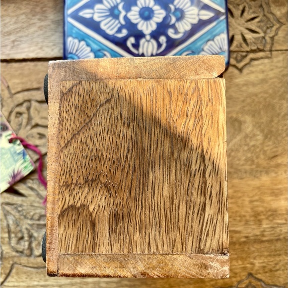 Beautiful Home Accent  Box! NWT! Ceramic cover, wooden box. - Picture 7 of 13